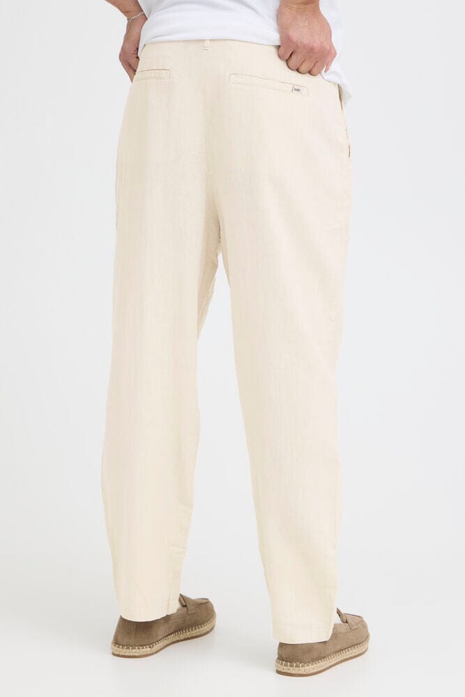Pantalone in lino panna con pinces SOLID