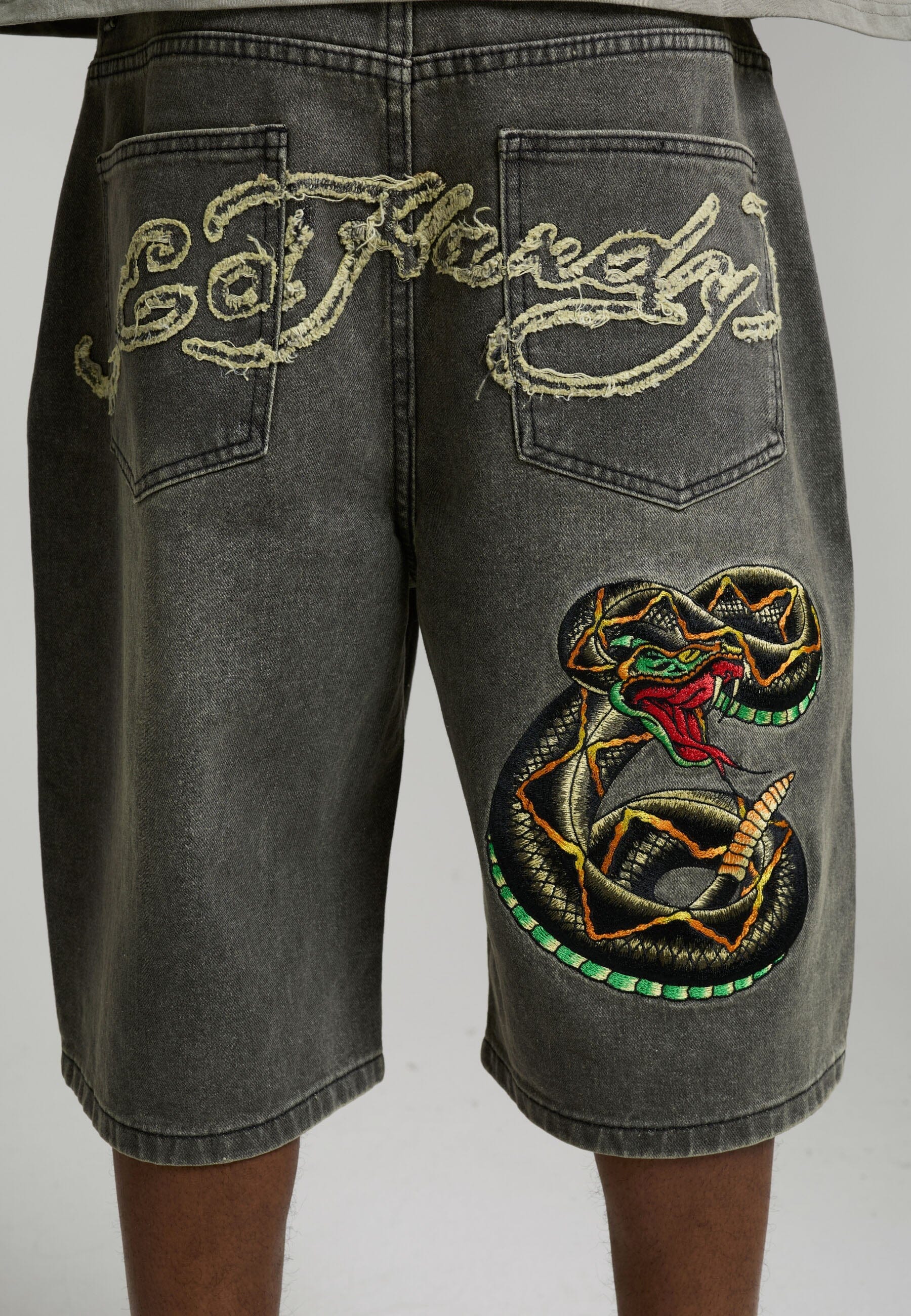 Short Ed Hardy Desert Snake Black