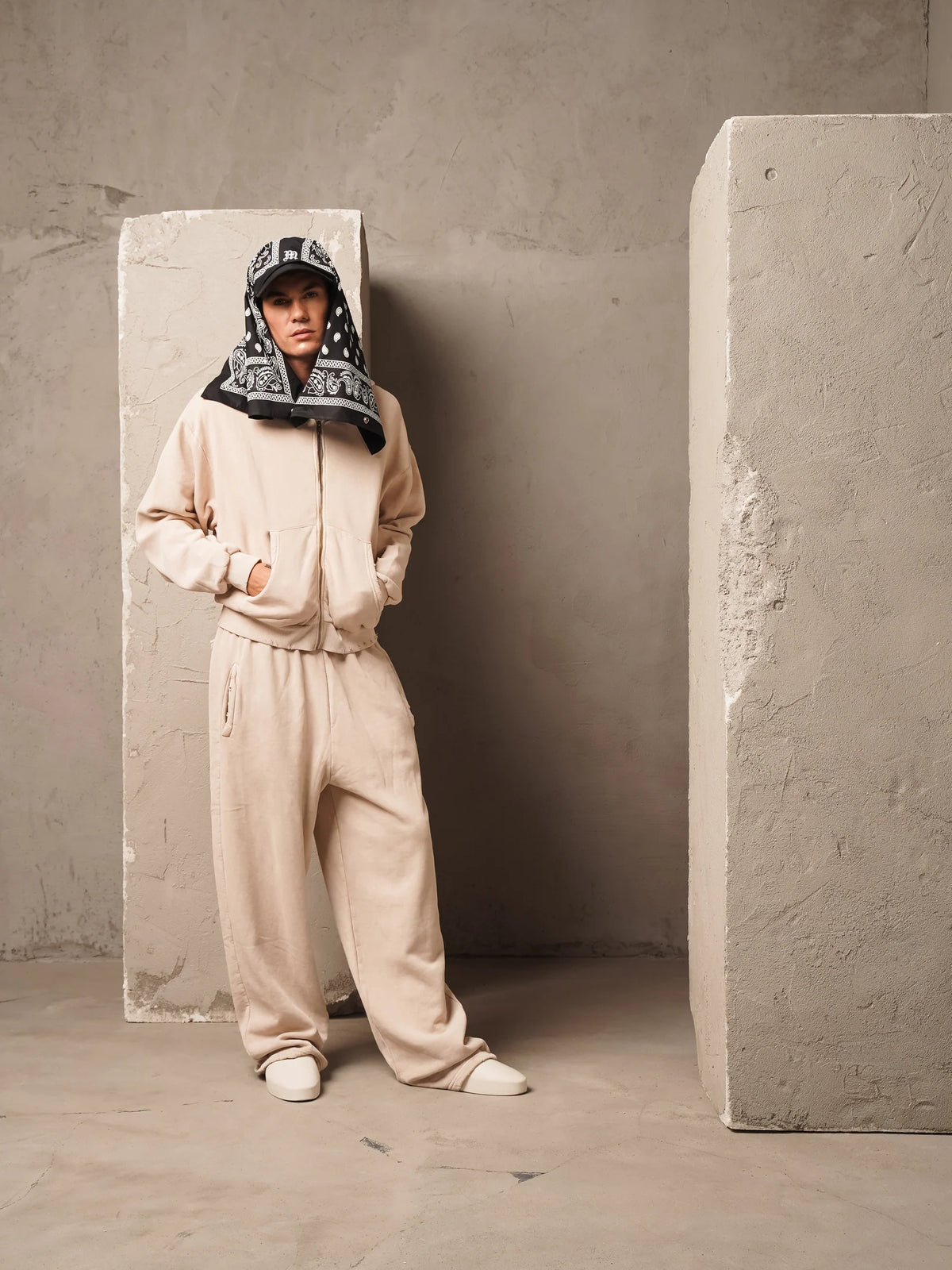 Felpa Zip Washed Beige Minimal Couture