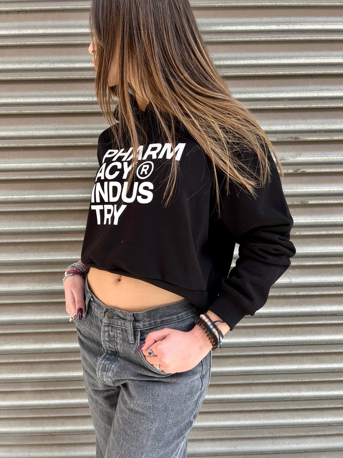 Hoodie Pharmacy corta da donna nera