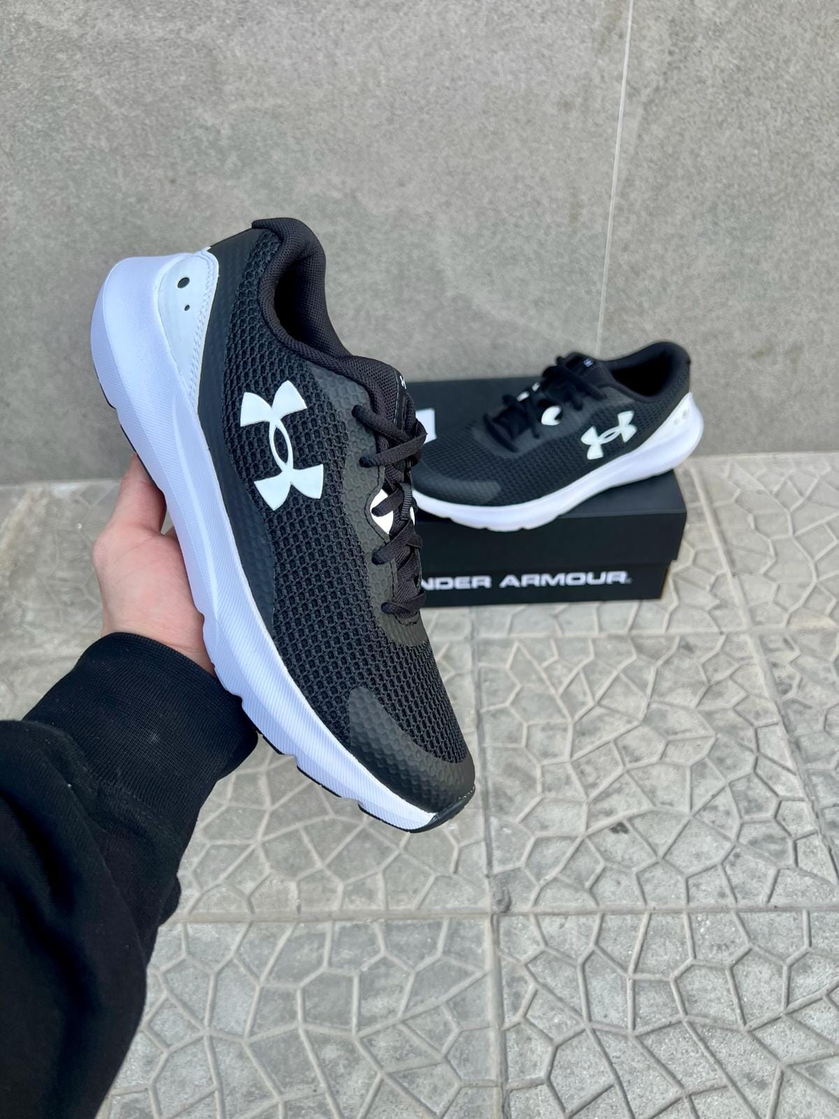 Under Armour Ua Surge 3 nera e bianca