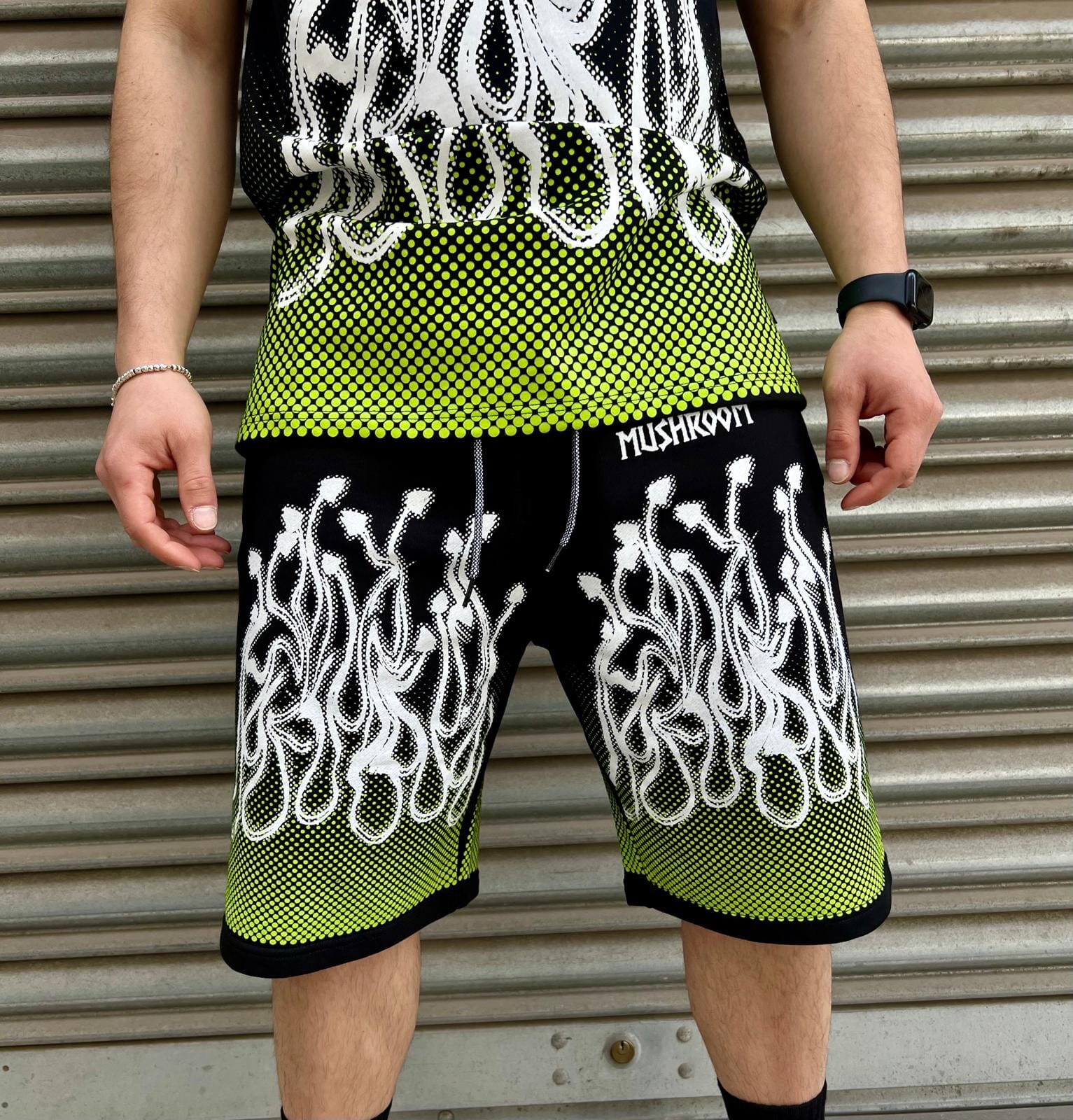 Short Mushroom Flame nero e verde