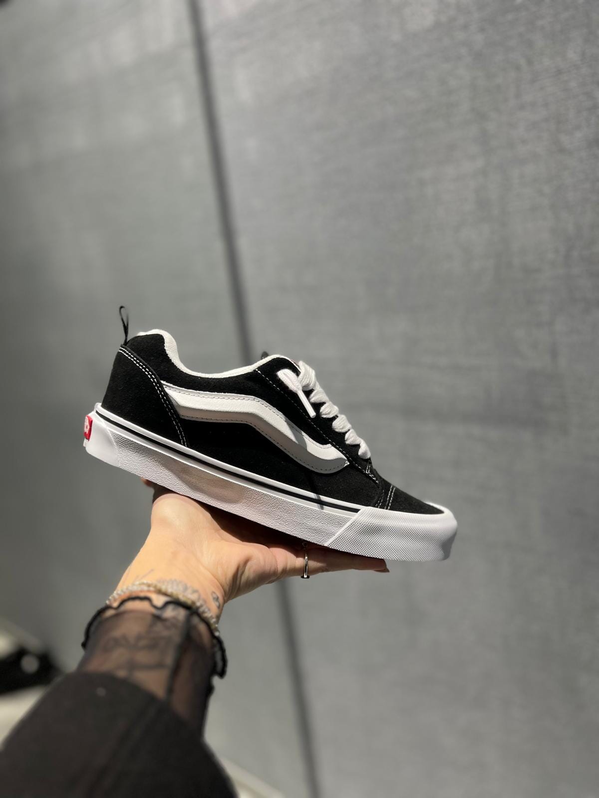 VANS Knu Skool Sneakers 9QC6BT1 Nero Vero Bianco – Caputo Store