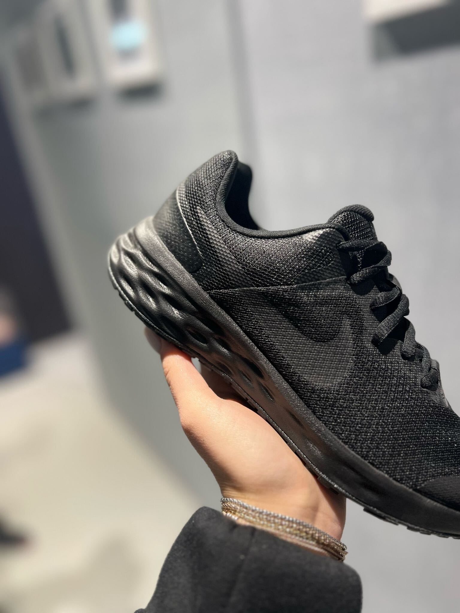 Nike Revolution 6