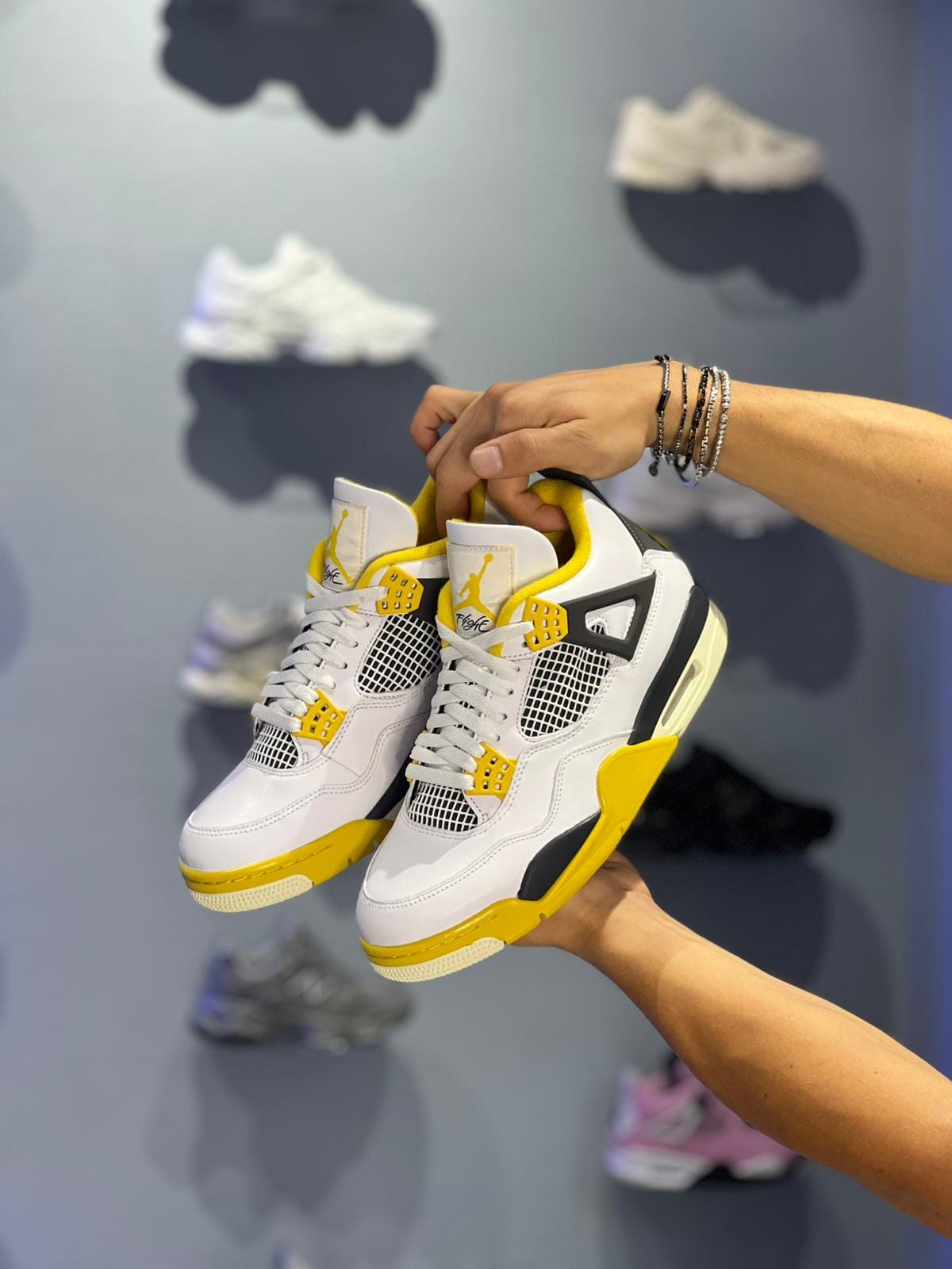 Air Jordan 4 Retro Vivid Sulfur