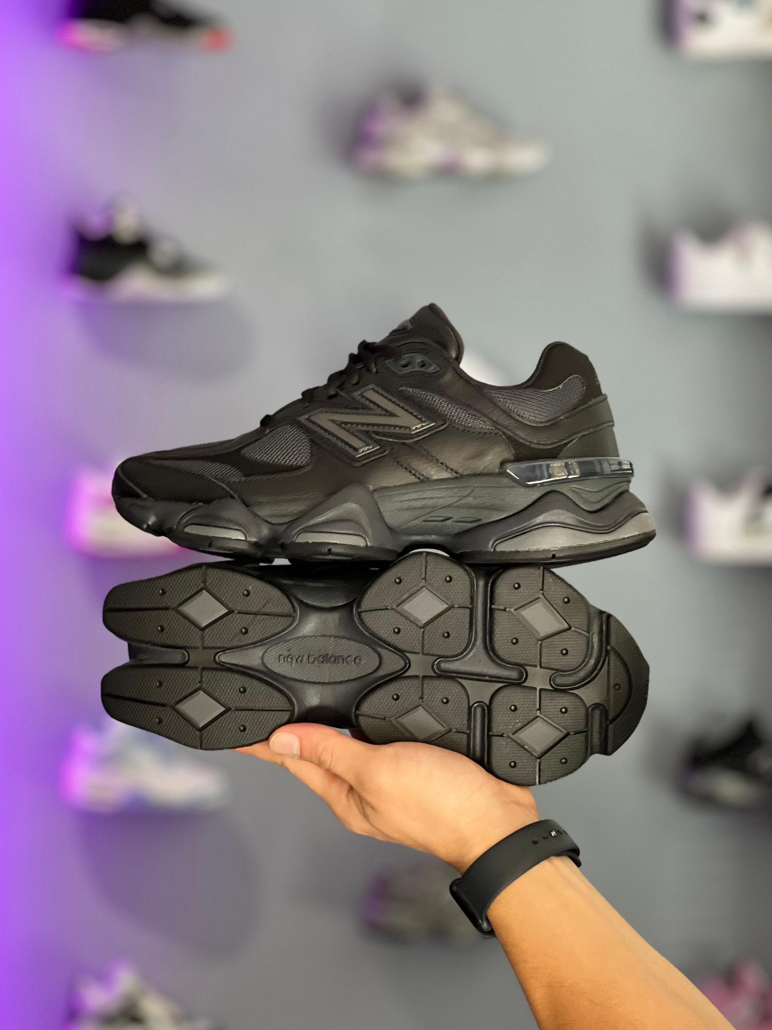 New Balance 9060 Triple Black
