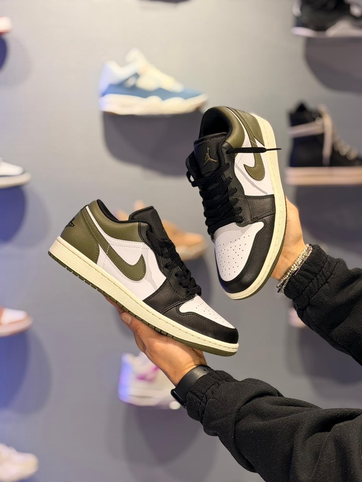 Jordan 1 Low Black Toe Medium Olive
