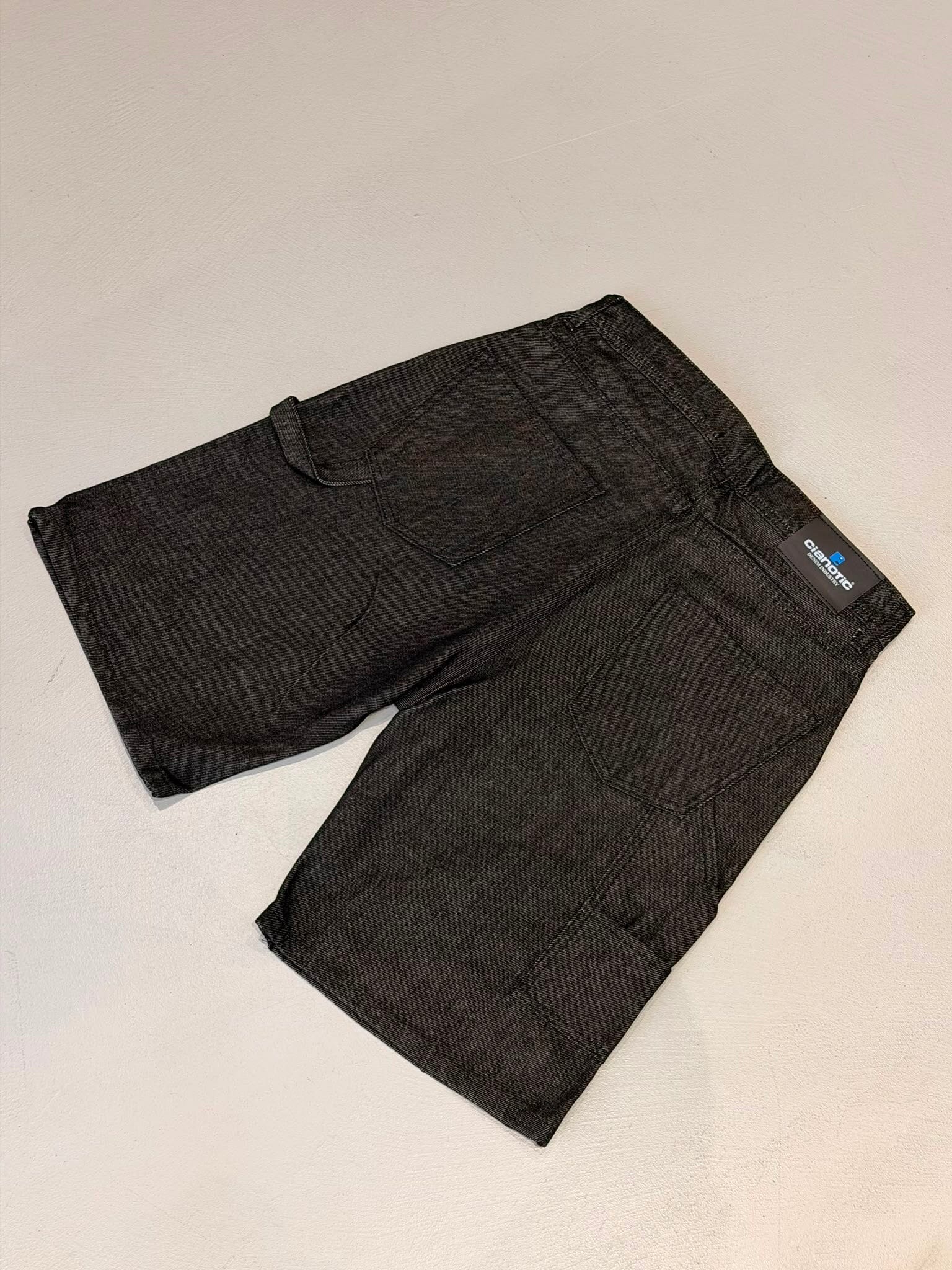 Short Carpenter Nero Cianotic