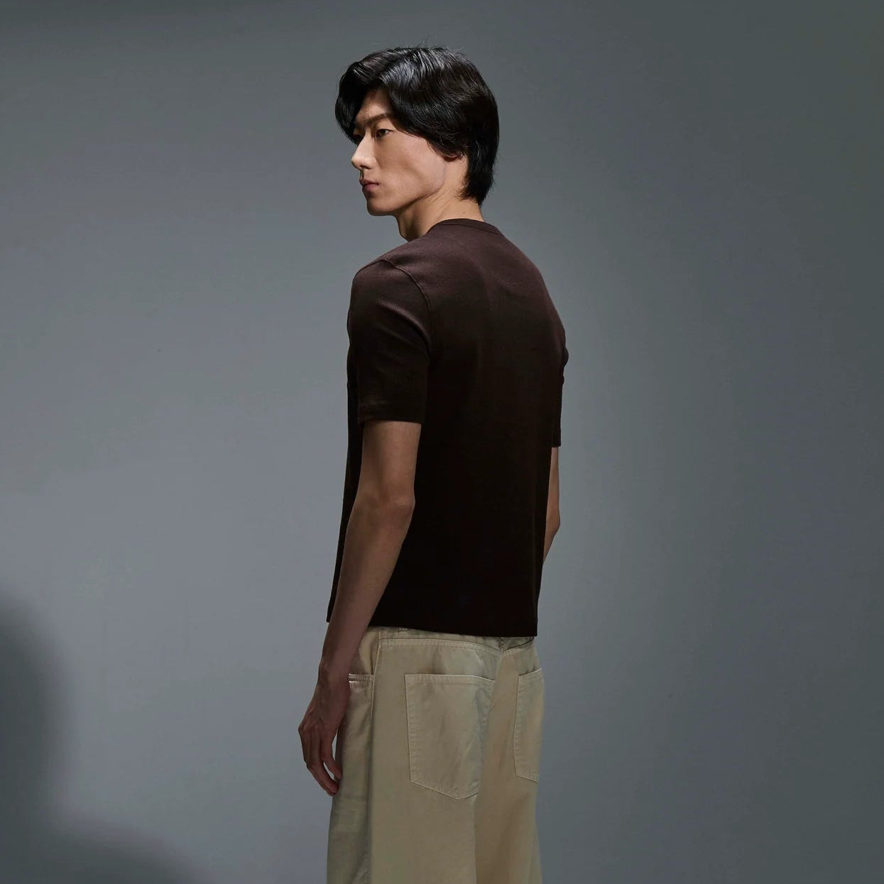 T-shirt a costine Serafino Marrone Minimal Couture