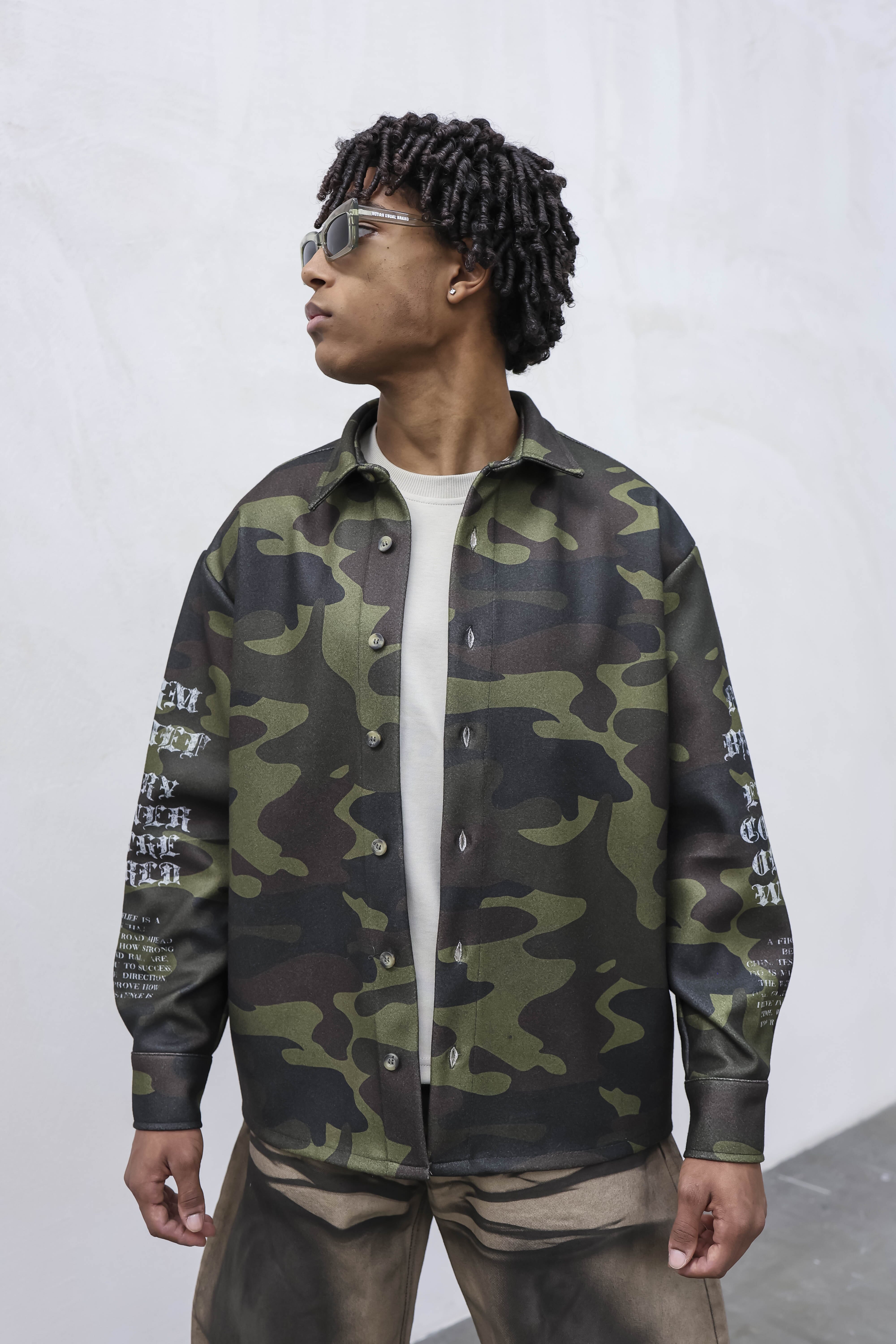 Camicia oversize mimetica “No Trust No Faith” Verdone