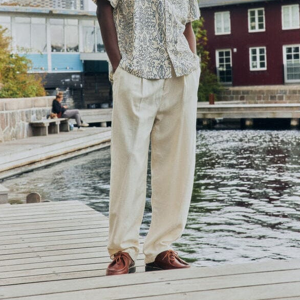 Pantalone in lino panna con pinces SOLID