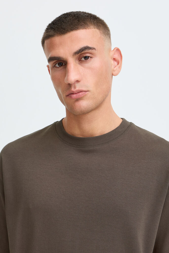 T-shirt basic cioccolato Solid