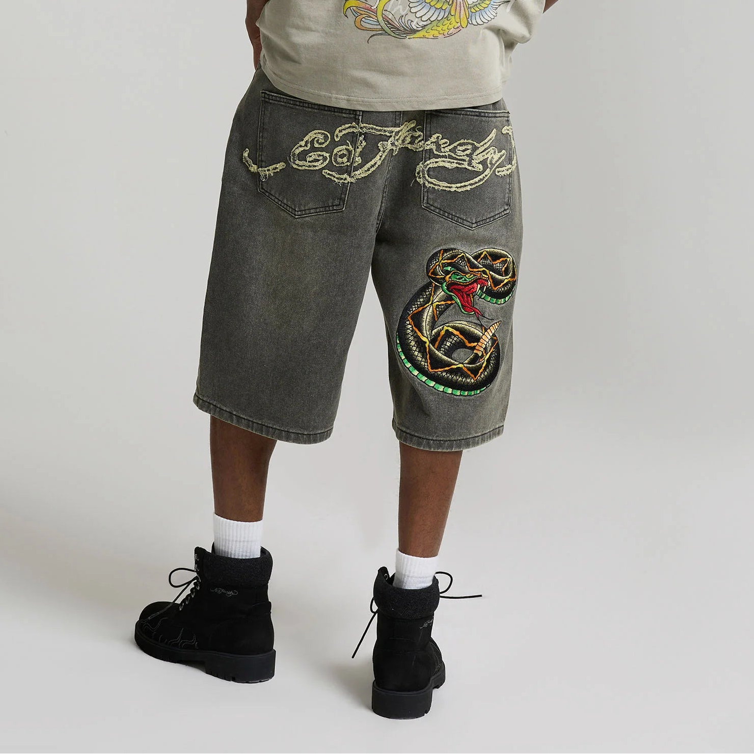 Short Ed Hardy Desert Snake Black