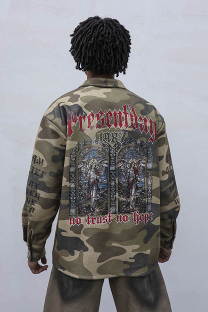 Camicia oversize mimetica “No Trust No Faith” Marrone