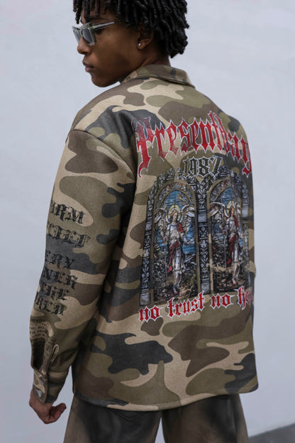 Camicia oversize mimetica “No Trust No Faith” Marrone