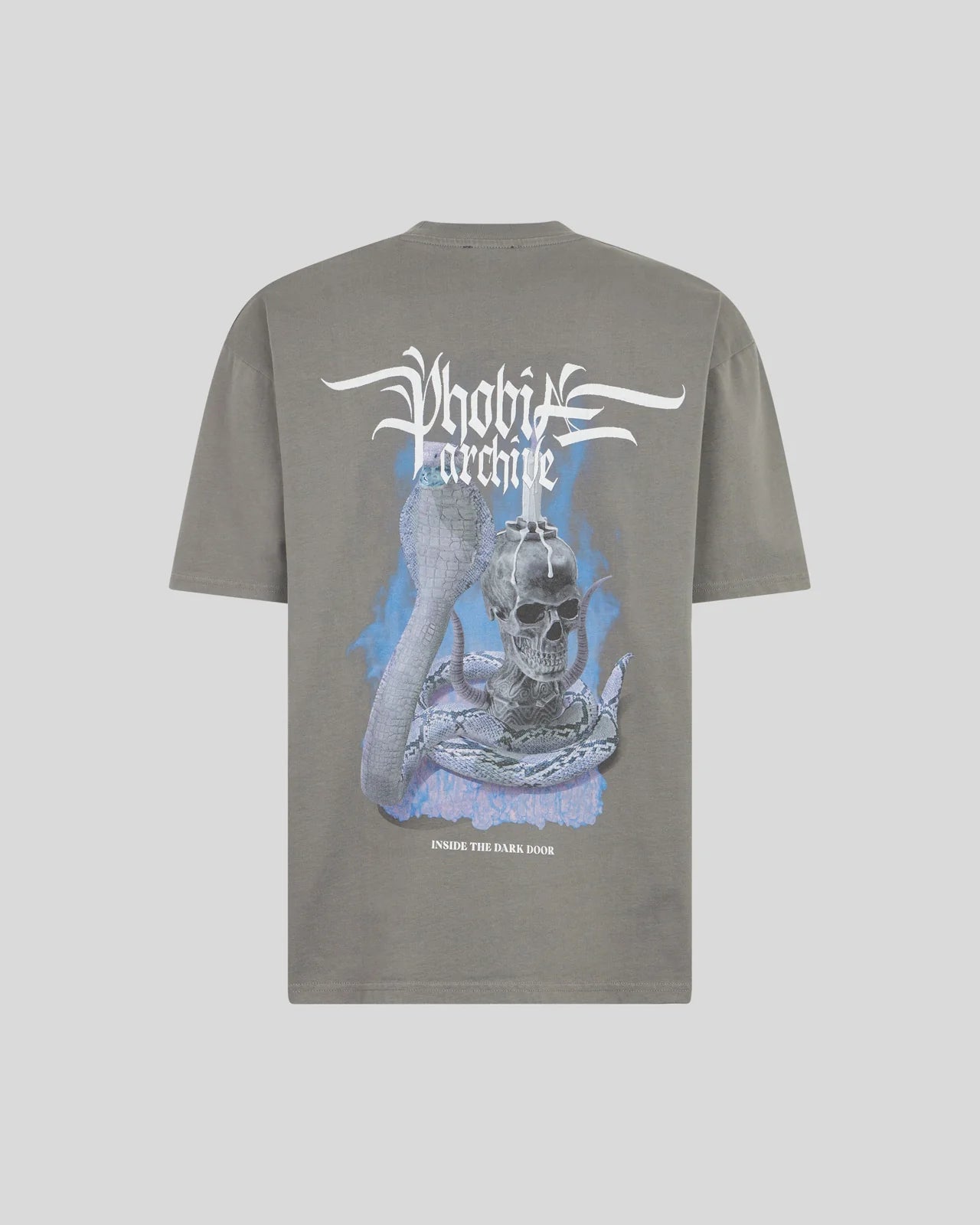 T-shirt Phobia tone wash con grafica fiery cobra viola