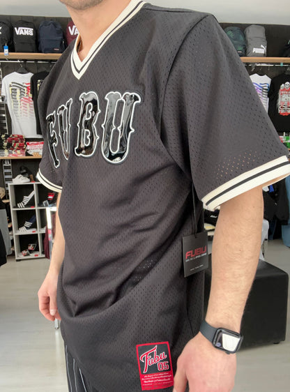 T-shirt fubu con patch applicati nera