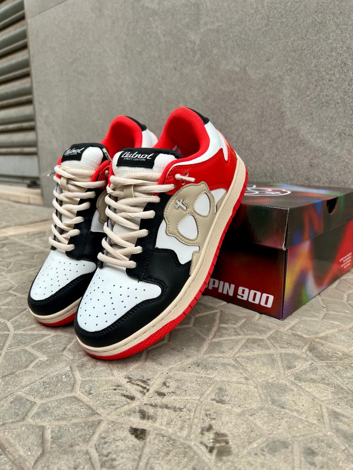 Scarpe BUT NOT spin 900 puffyred