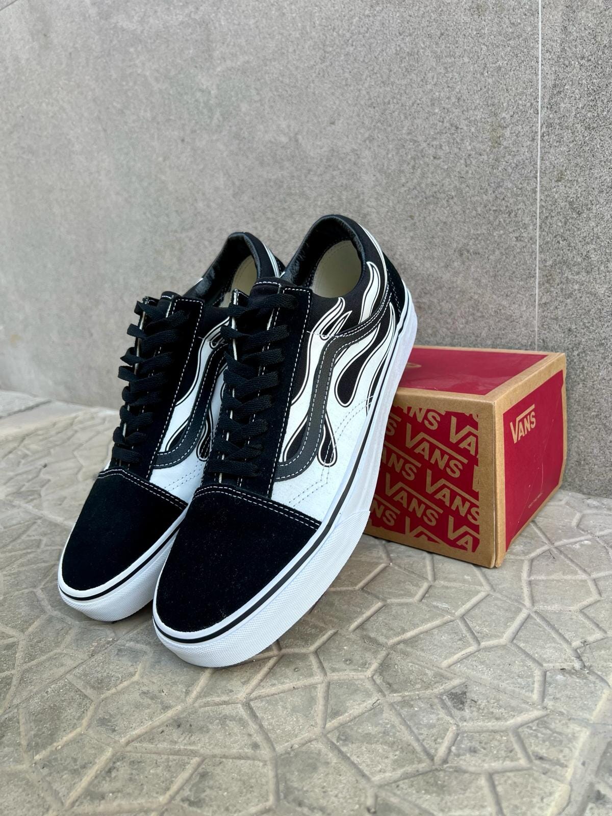 vans old skool flame nero bianco