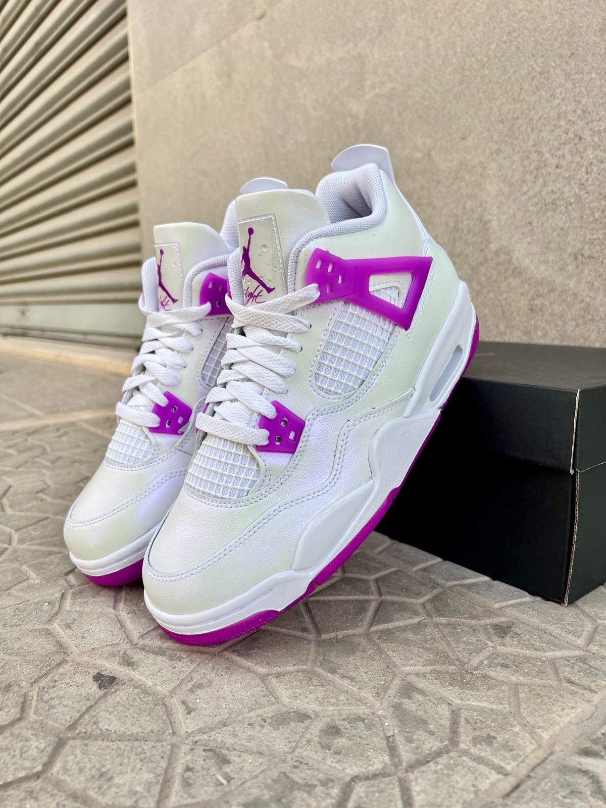 Air Jordan 4 Retro "Hyper Violet"