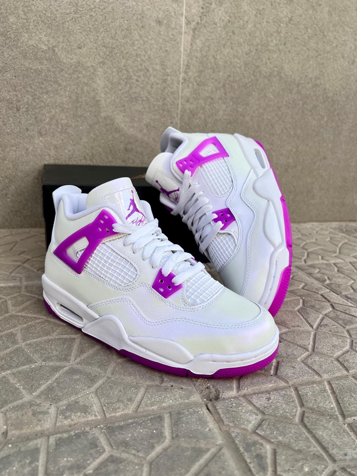 Air Jordan 4 Retro "Hyper Violet"