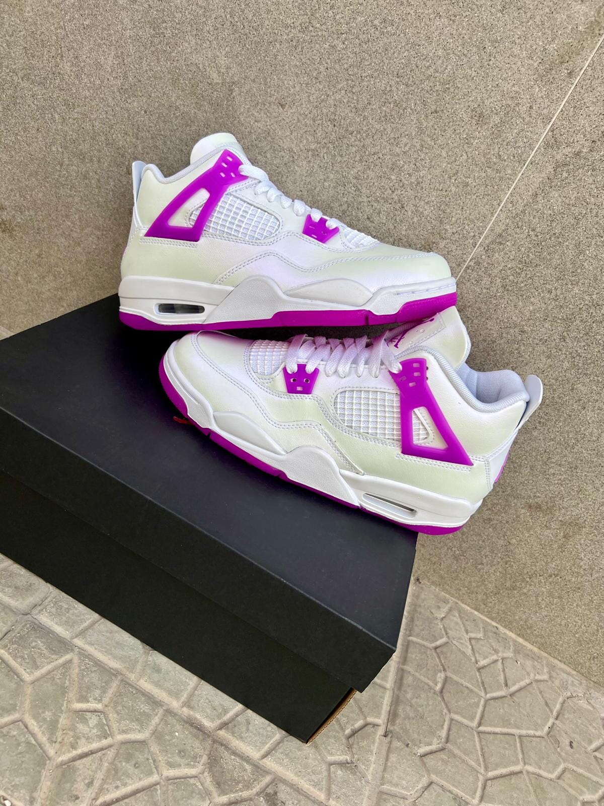 Air Jordan 4 Retro "Hyper Violet"