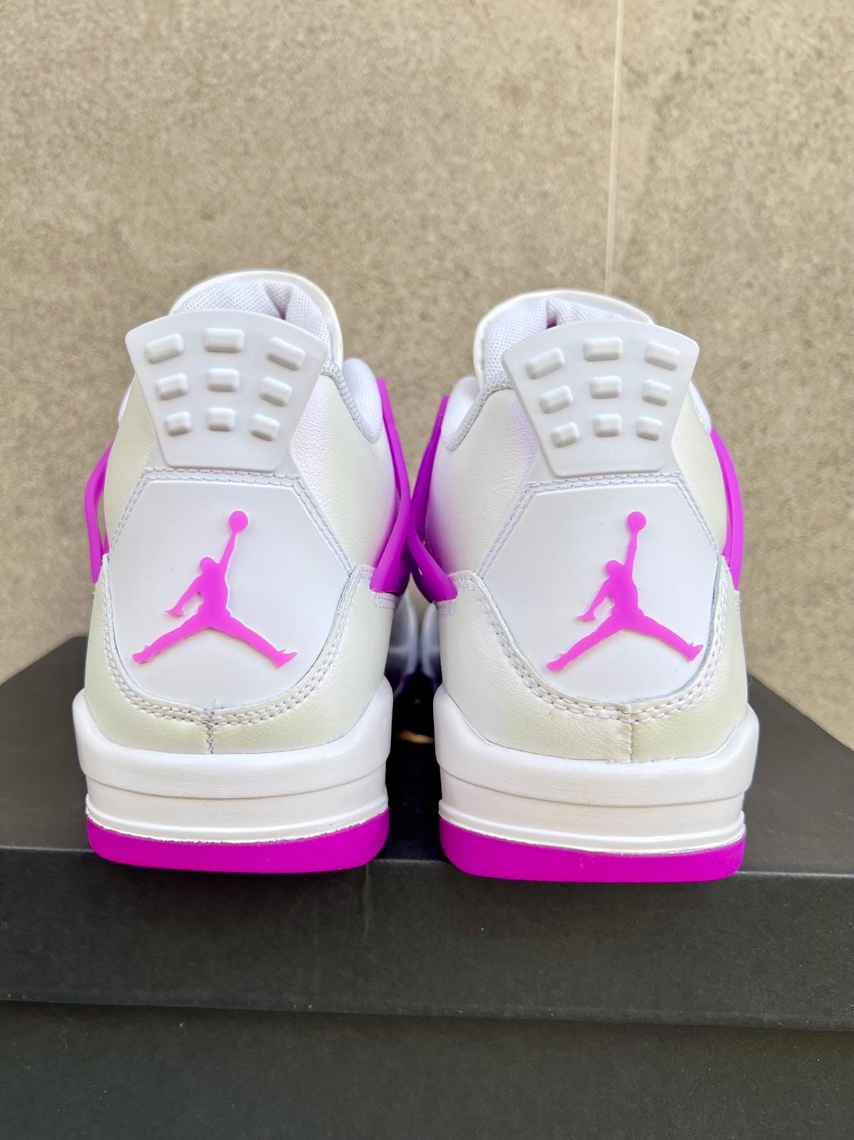 Air Jordan 4 Retro "Hyper Violet"