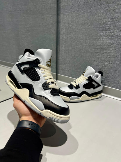 Jordan 4 Retro metallic FZ8585 070