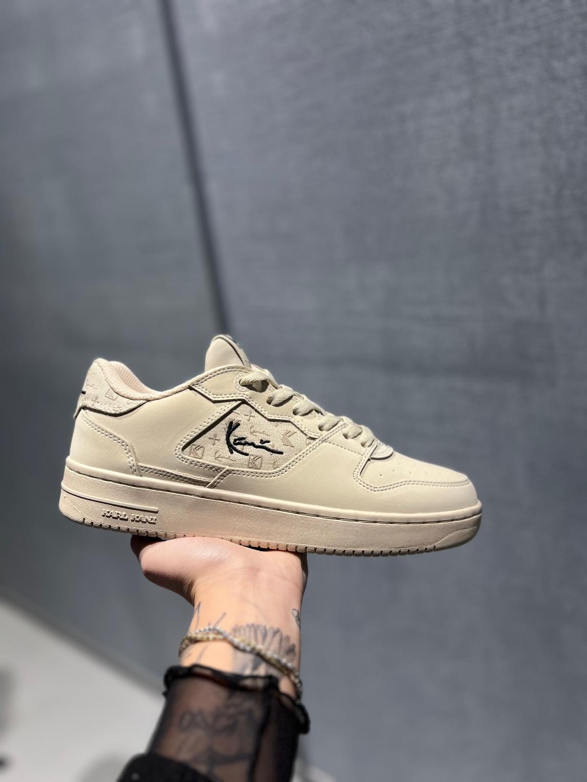 Sneakers KARL KANI Beige/Black