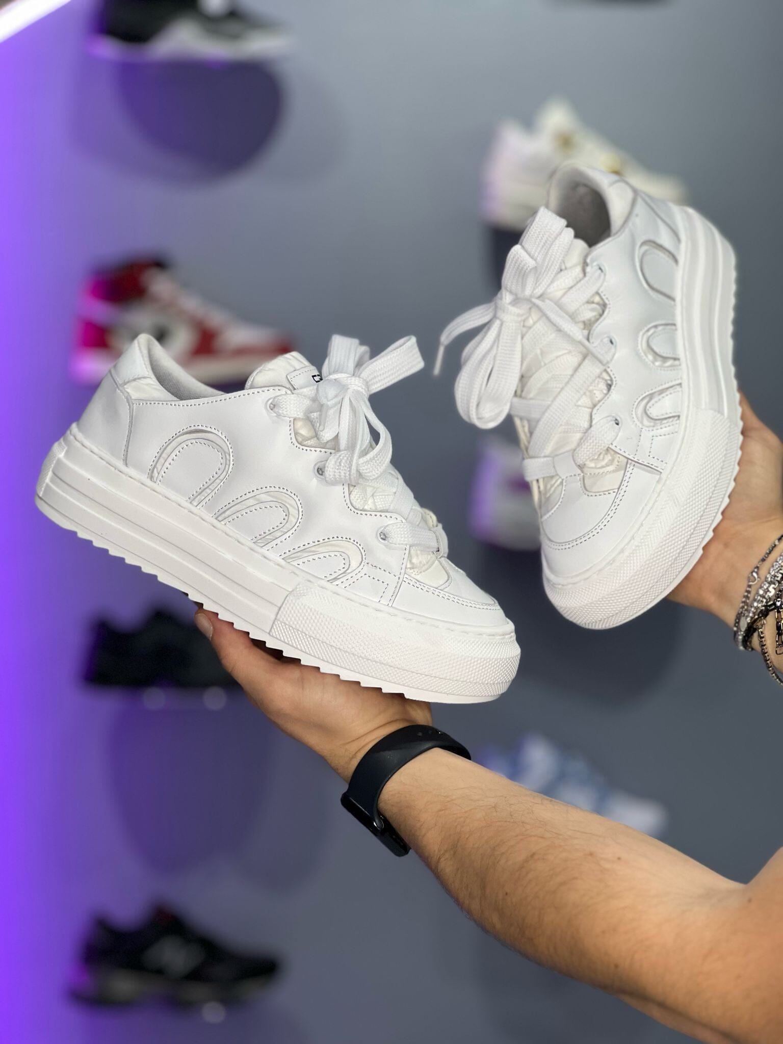 CR03 Vybe Pure White
