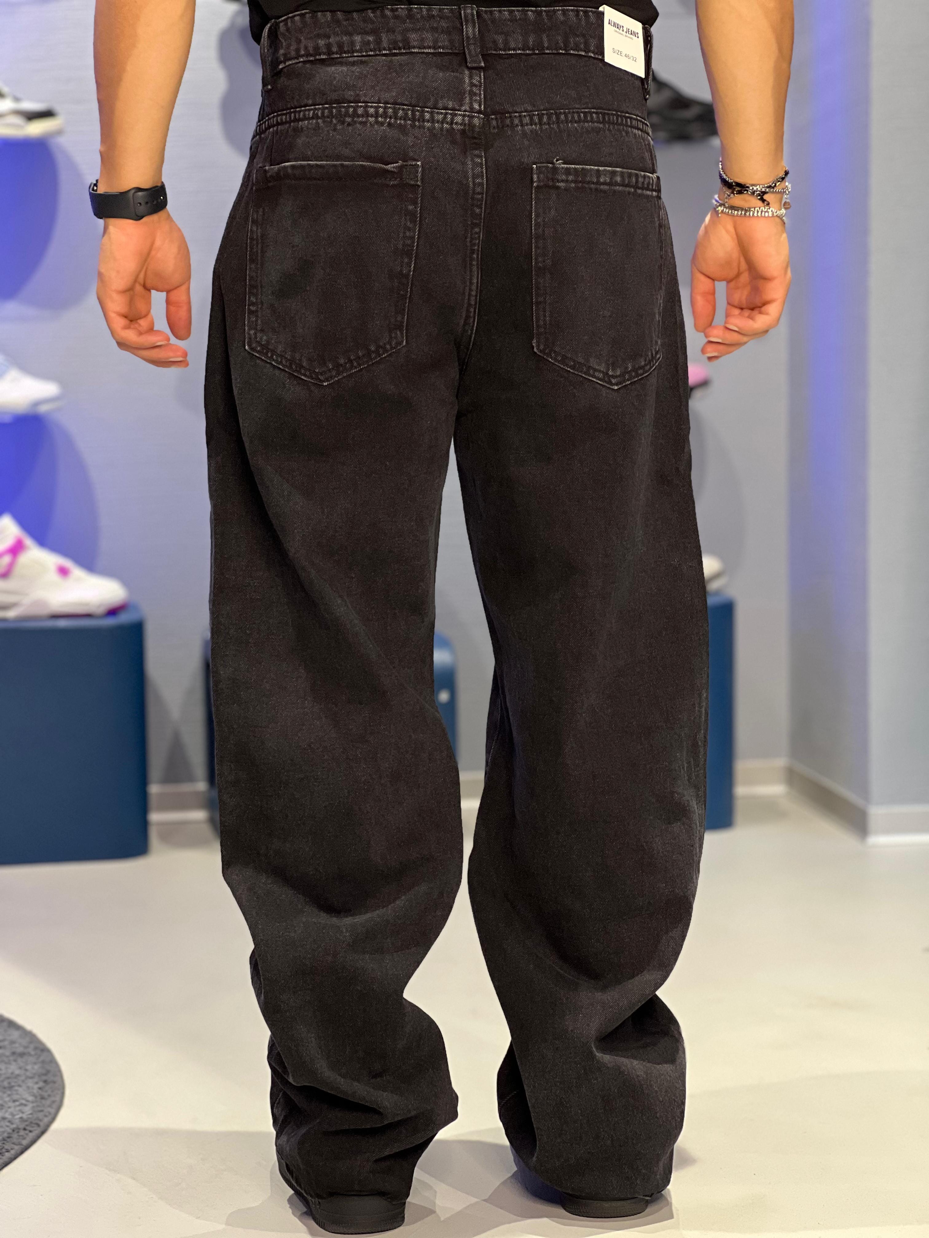 Jeans Uomo Nero con Cuciture Geometriche - Fit Oversize AD8519
