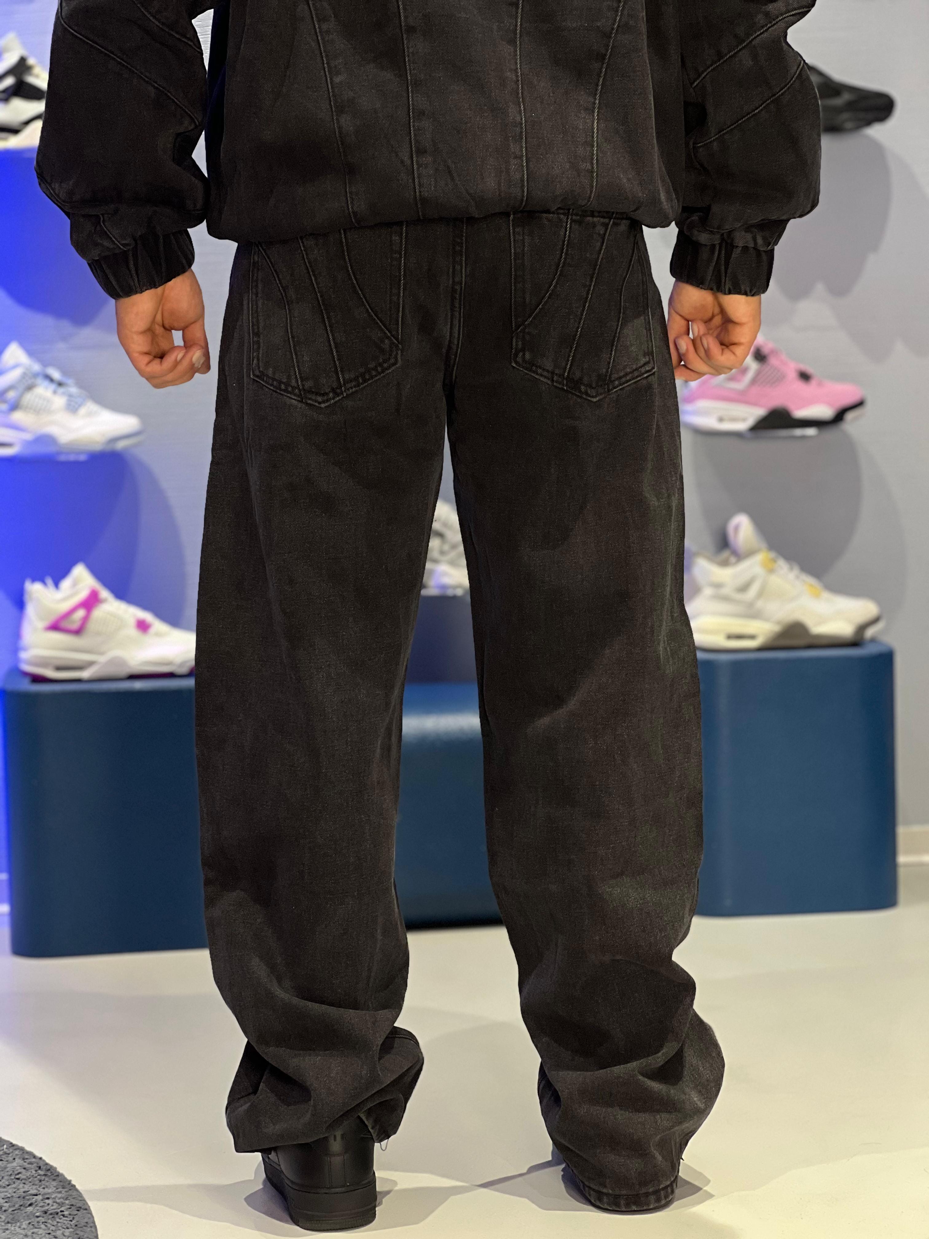 Coordinato Uomo in Denim Nero con Cuciture Geometriche – Giacca + Pantalone AD8441