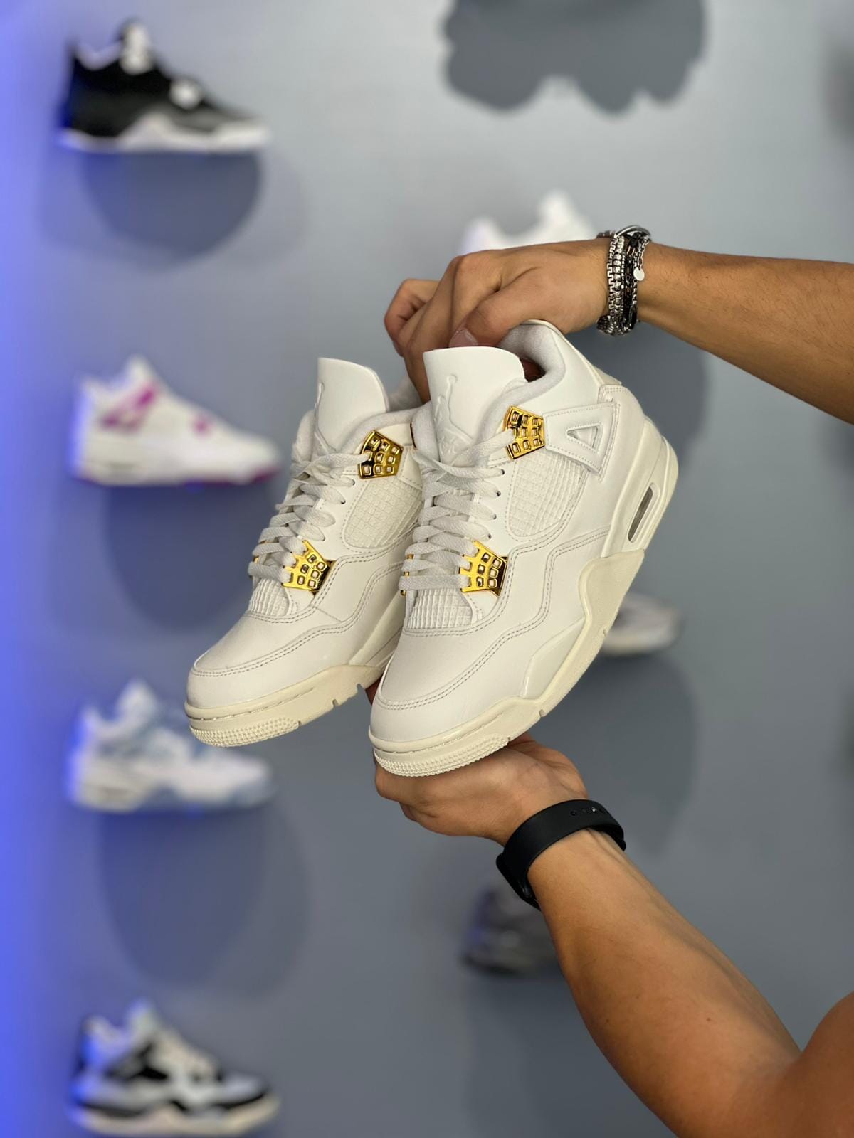 Jordan 4 Retro metallic gold
