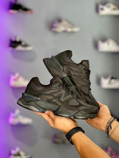 New Balance 9060 Triple Black