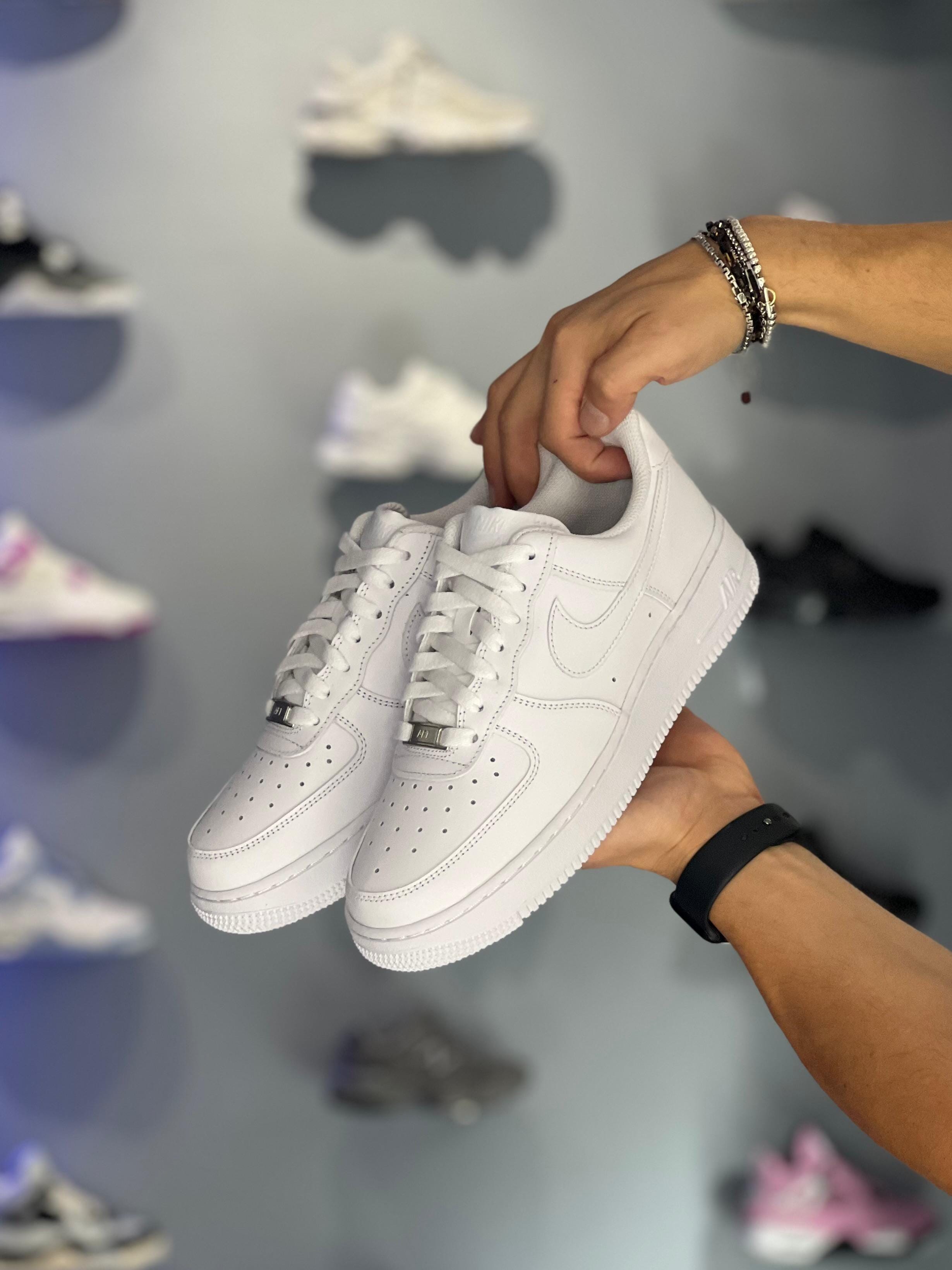 Nike Air Force 1 '07 – Triple White