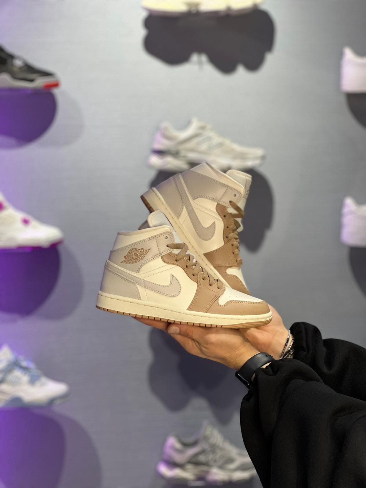 Jordan 1 Mid Orewood Brown