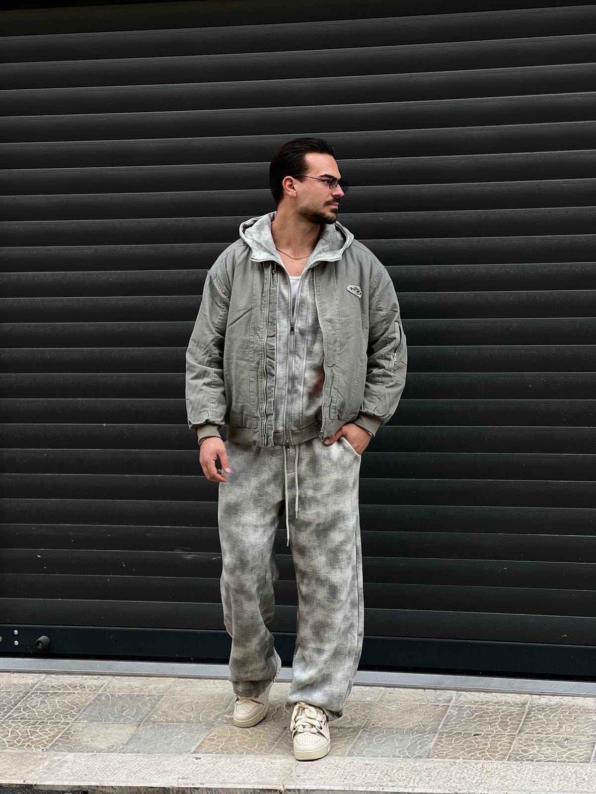 Giubbotto Bomber con Ricamo Sul Retro