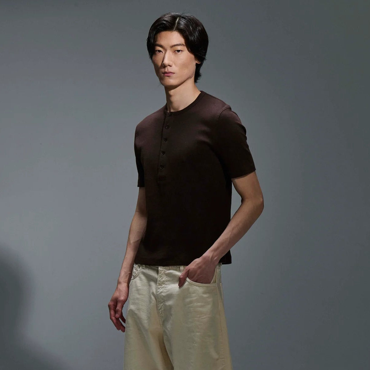 T-shirt a costine Serafino Marrone Minimal Couture